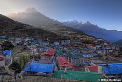 Namche050809lookingeas5