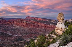Red Wall Sunset HooDoo 041126 2976