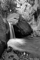 GrottowaterfallcloserBW091910