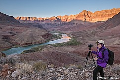 Photographer hilltop ruin 042018 4979