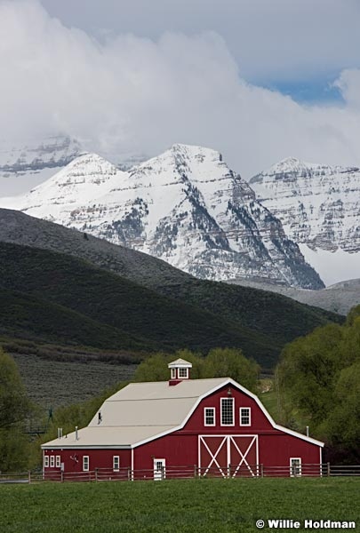 Red Barn Spring Winter 051717 8794 2