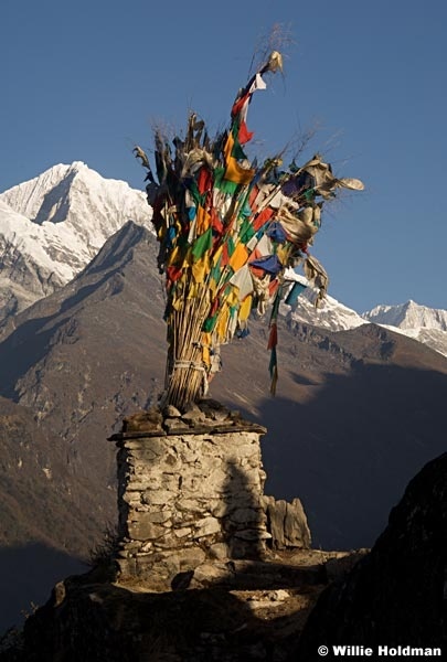 Namcheprayerflags050809 22880