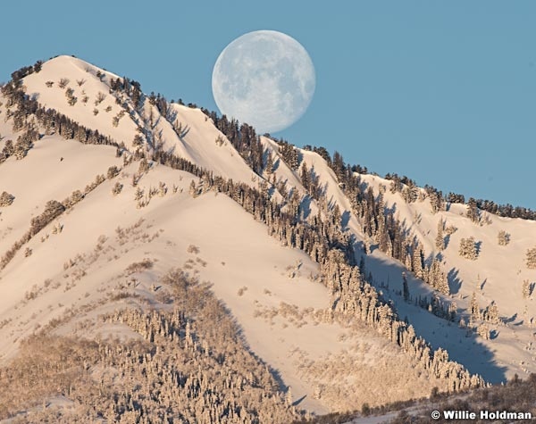 Full Moon Mill Peak 021217 4708