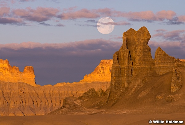 Full Moon Badlands 051414 2