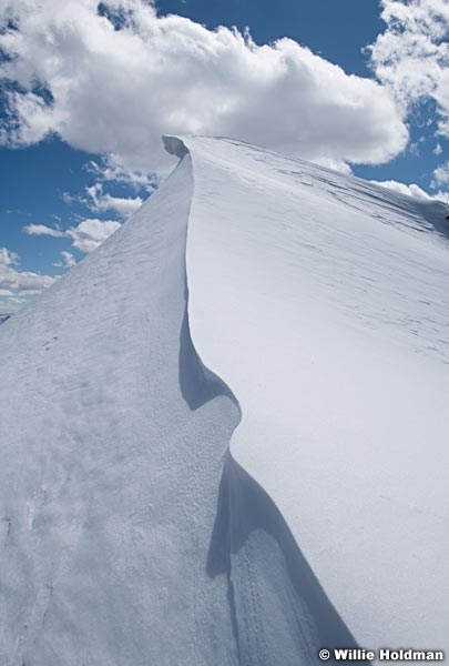 Snow Cornice Cloud 040120 9154