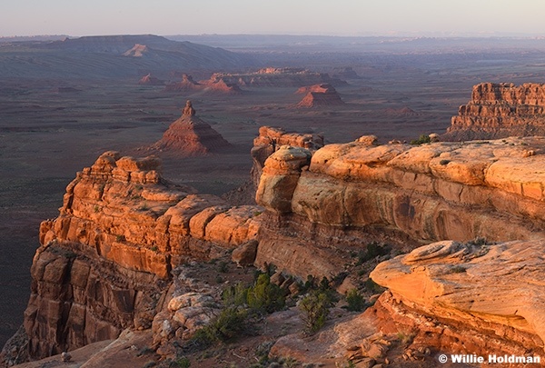 Valley of The Gods Rocks Sunrise 042126 4571