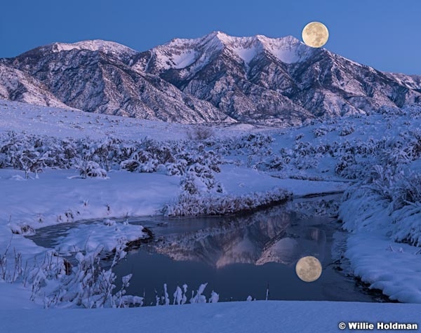 Nebo Stream Winter Moon 121521 0673 2
